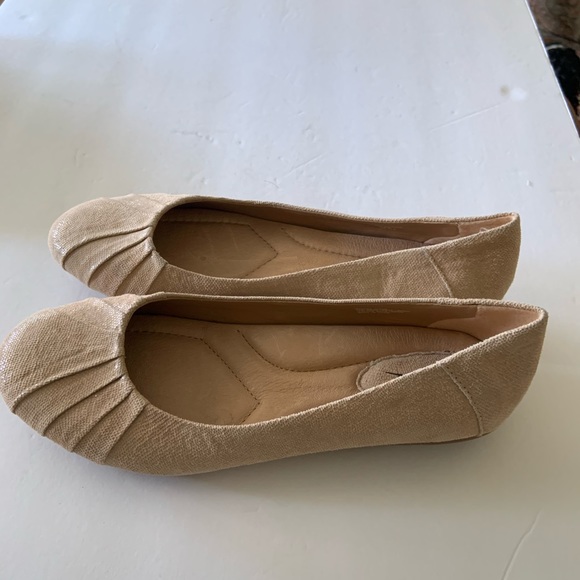 Earth Flats, Light Beige, New - Picture 2 of 6